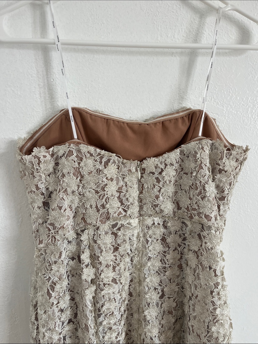 Elliatt Cali Strapless Lace Midi Dress Size Medium NWT - Picture 6 of 9